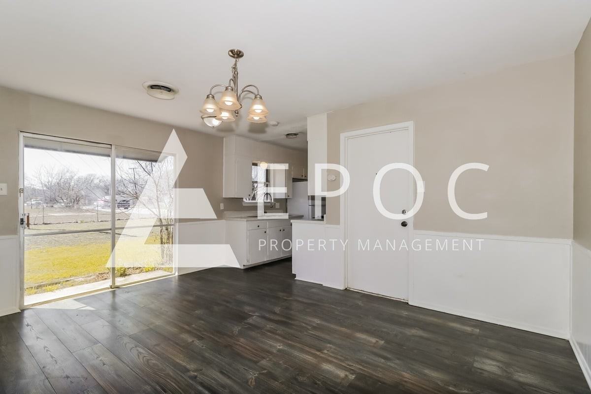 1312 West Ln - Photo 4 of 16