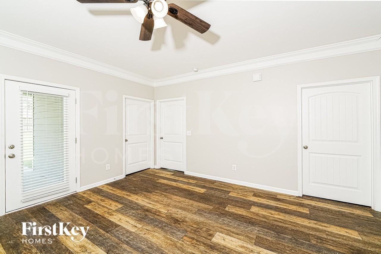 8613 Clarke Ln - Photo 5 of 19