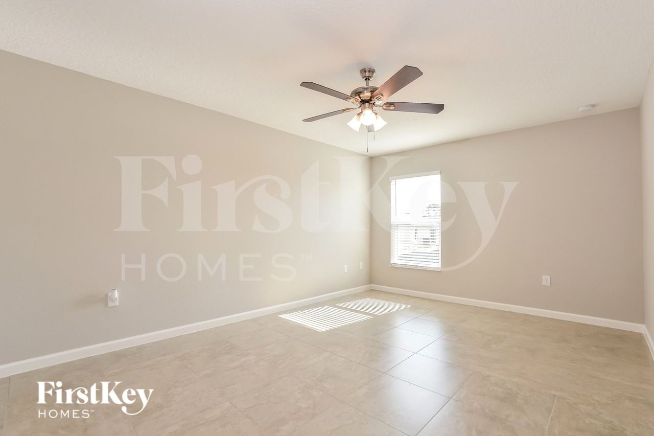 610 Lindbergh Way - Photo 7 of 16