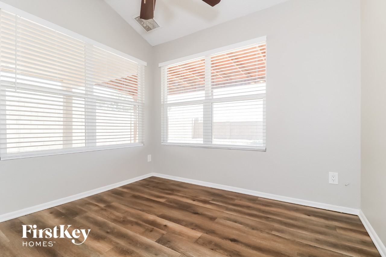 6543 W Kings Ave - Photo 5 of 15
