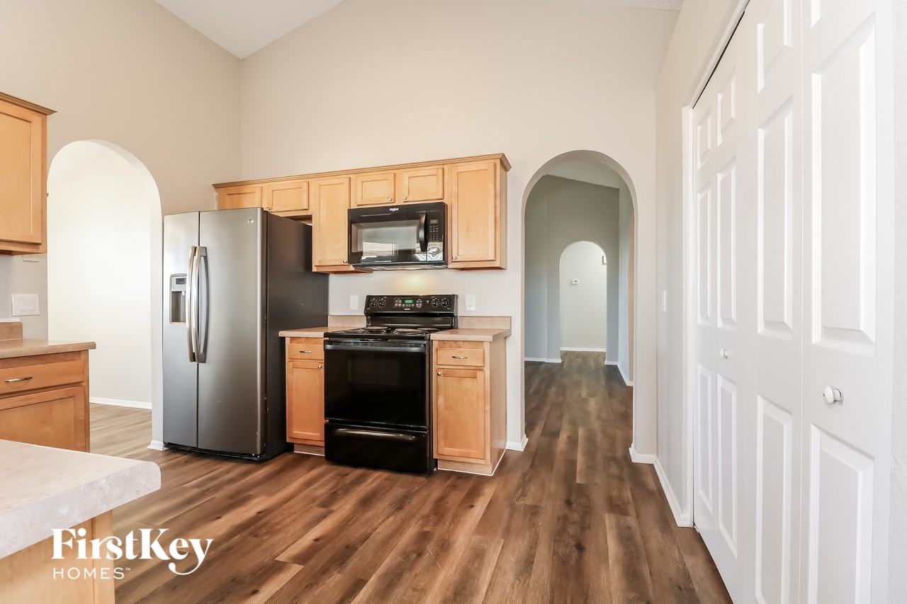 6543 W Kings Ave - Photo 7 of 15