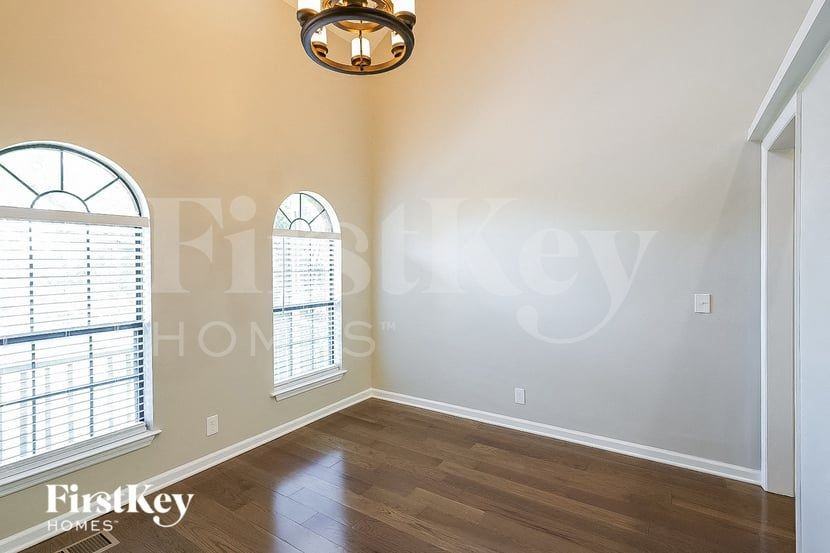 2301 Peak Hill Cv - Photo 4 of 15