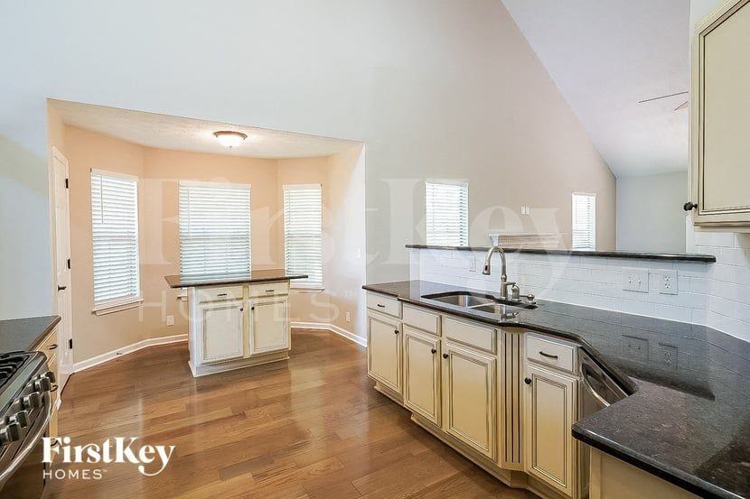 2301 Peak Hill Cv - Photo 5 of 15