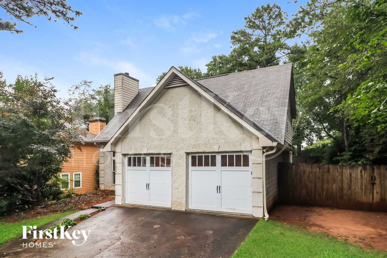 1926 Diamond Pl Nw - Photo 2 of 19