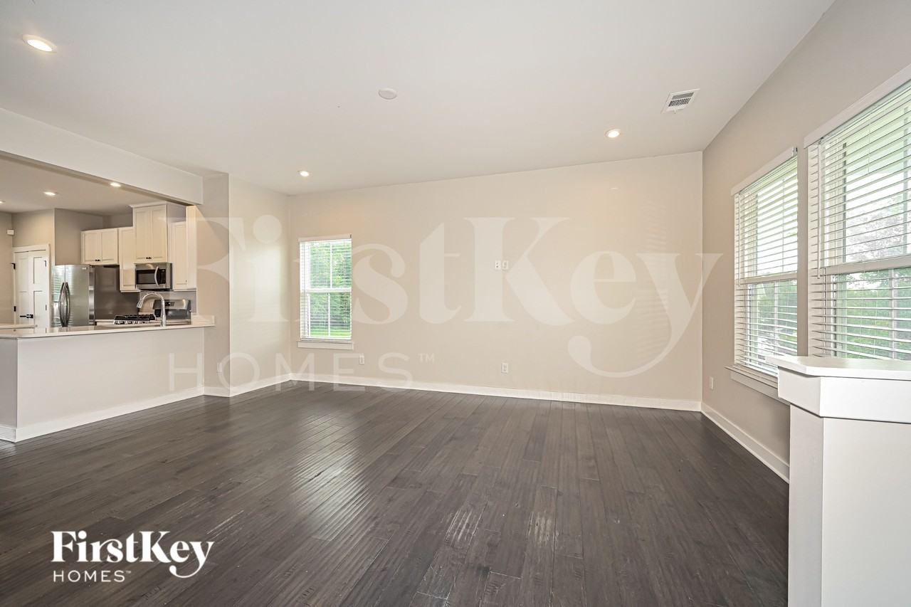 9601 Colton Rd - Photo 3 of 19