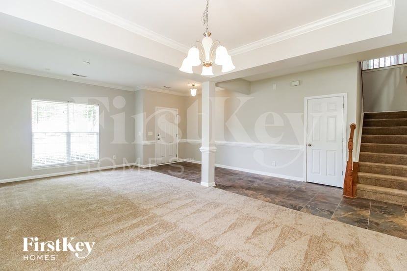 4015 Shadetree Dr - Photo 3 of 15
