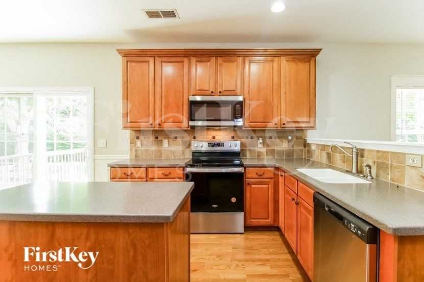 4015 Shadetree Dr - Photo 6 of 15