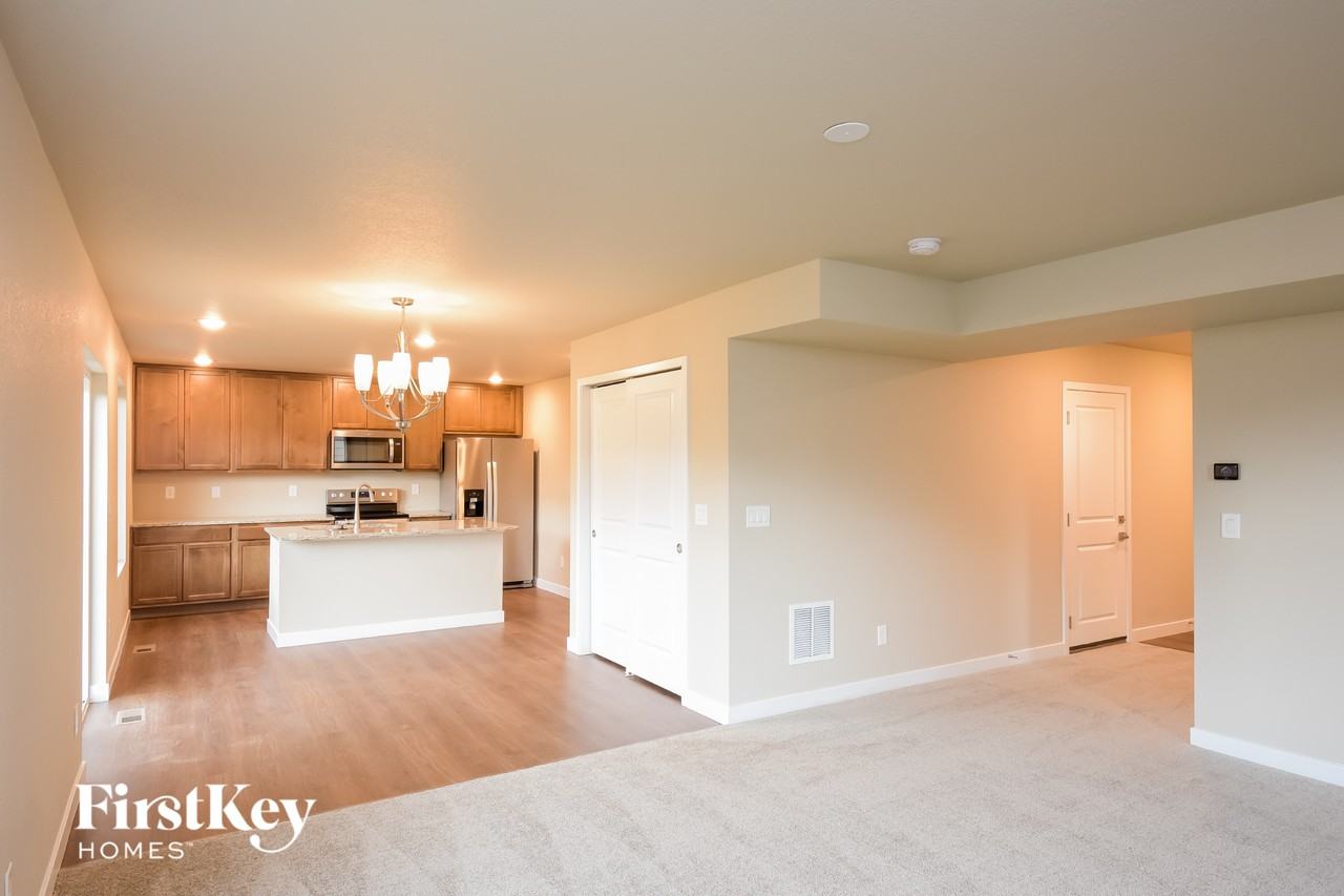 10741 Luneth Dr - Photo 5 of 15