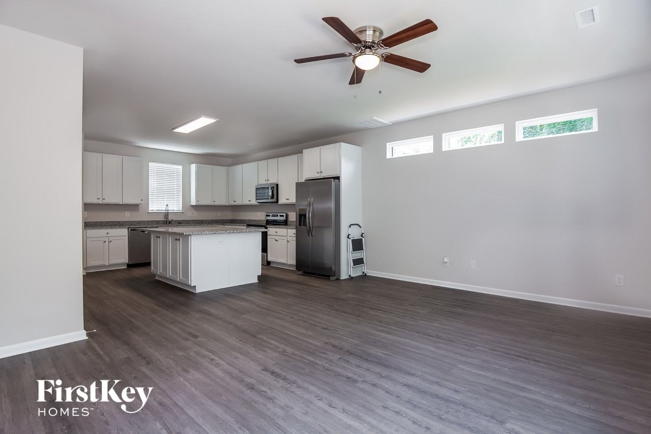 1754 Jenkins Rd - Photo 3 of 15