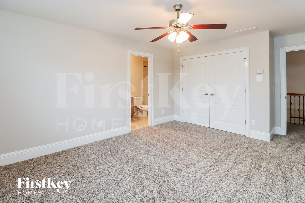 3120 Alhambra Cir - Photo 5 of 15