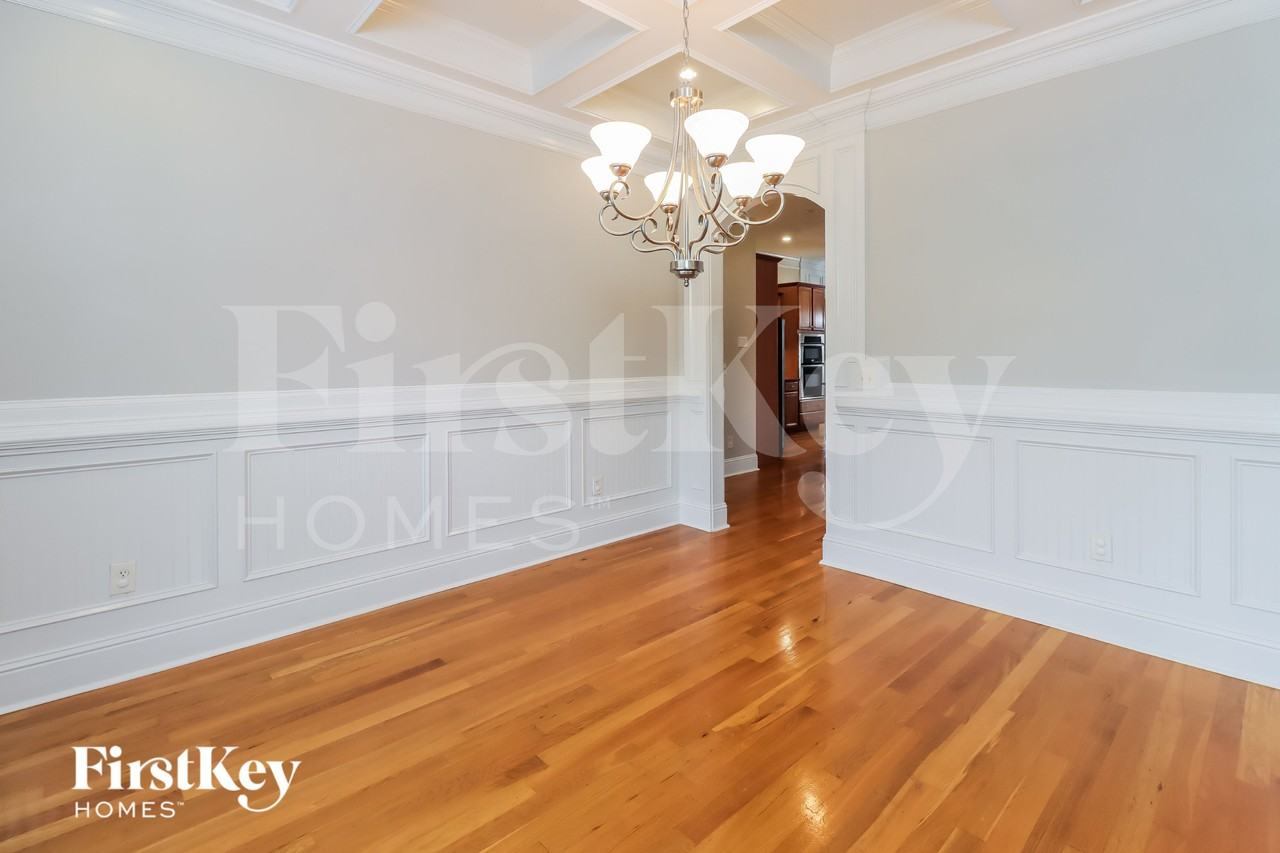 3120 Alhambra Cir - Photo 7 of 15