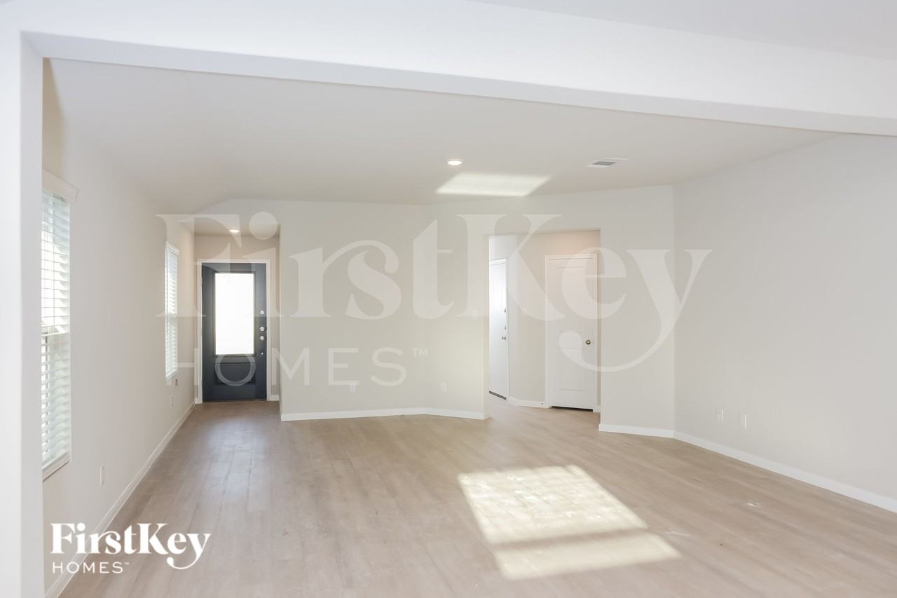 1842 Morse Way - Photo 2 of 16