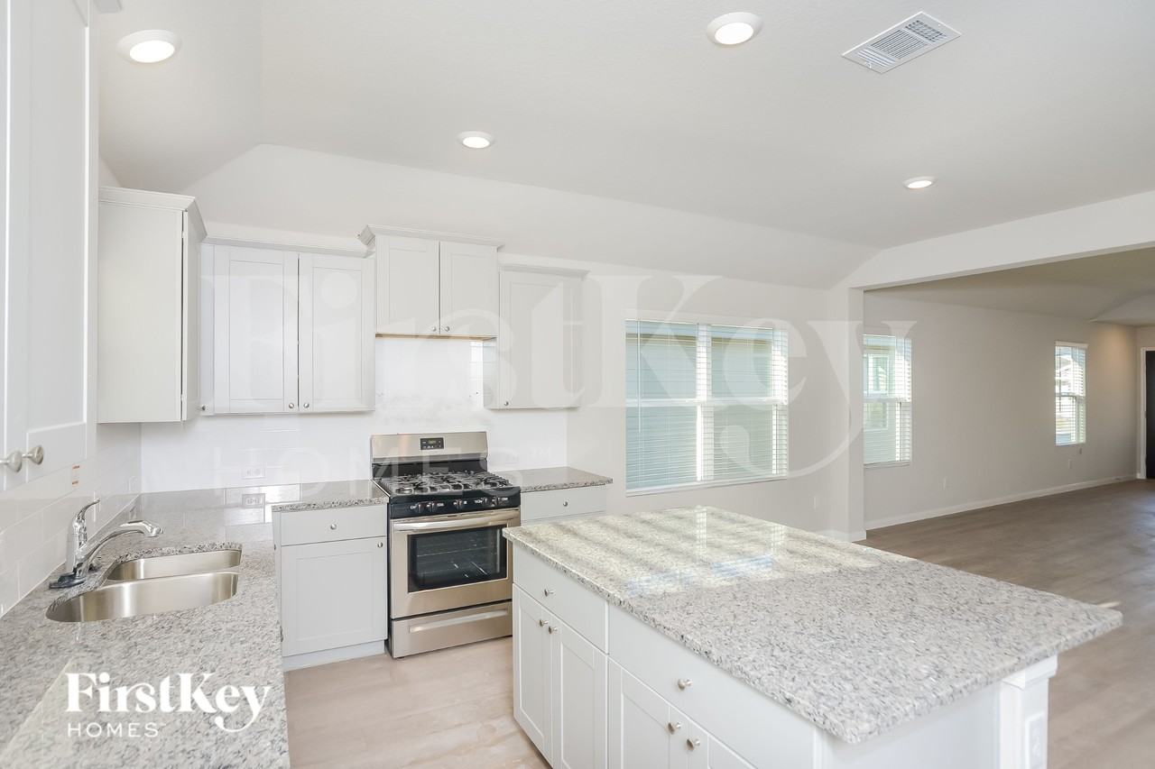 1842 Morse Way - Photo 5 of 16