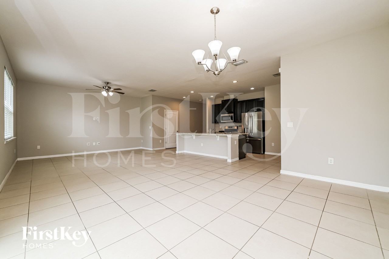 12221 Blue Pacific Dr - Photo 4 of 20