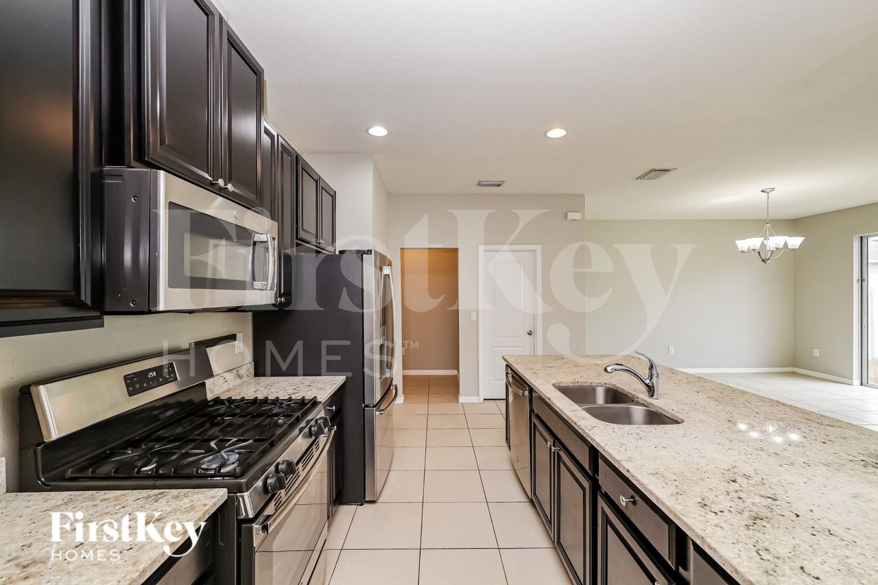 12221 Blue Pacific Dr - Photo 7 of 20