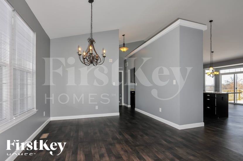 221 Lonepine Dr - Photo 5 of 15