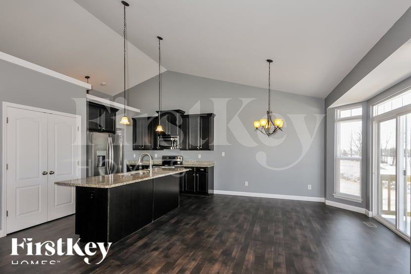 221 Lonepine Dr - Photo 6 of 15