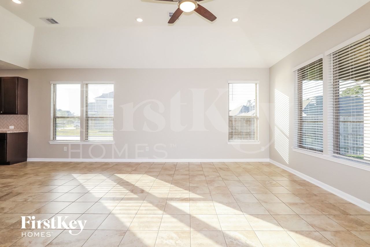 8757 Ute Creek Ln - Photo 3 of 15