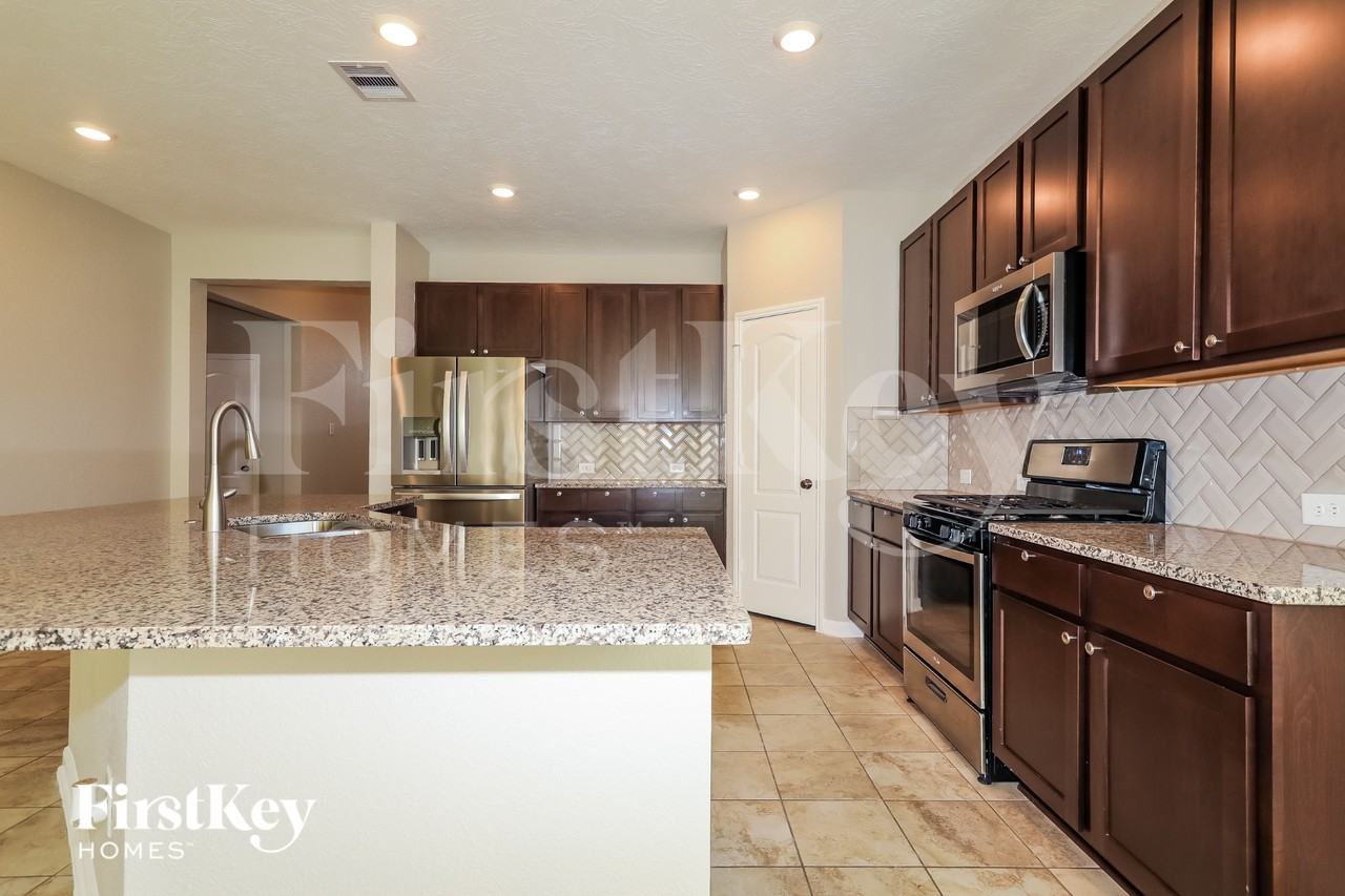 8757 Ute Creek Ln - Photo 5 of 15
