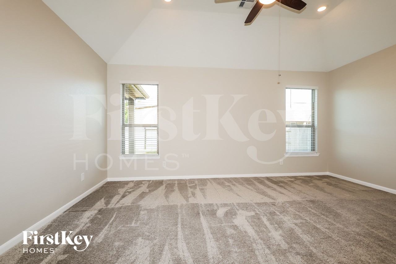 8757 Ute Creek Ln - Photo 6 of 15