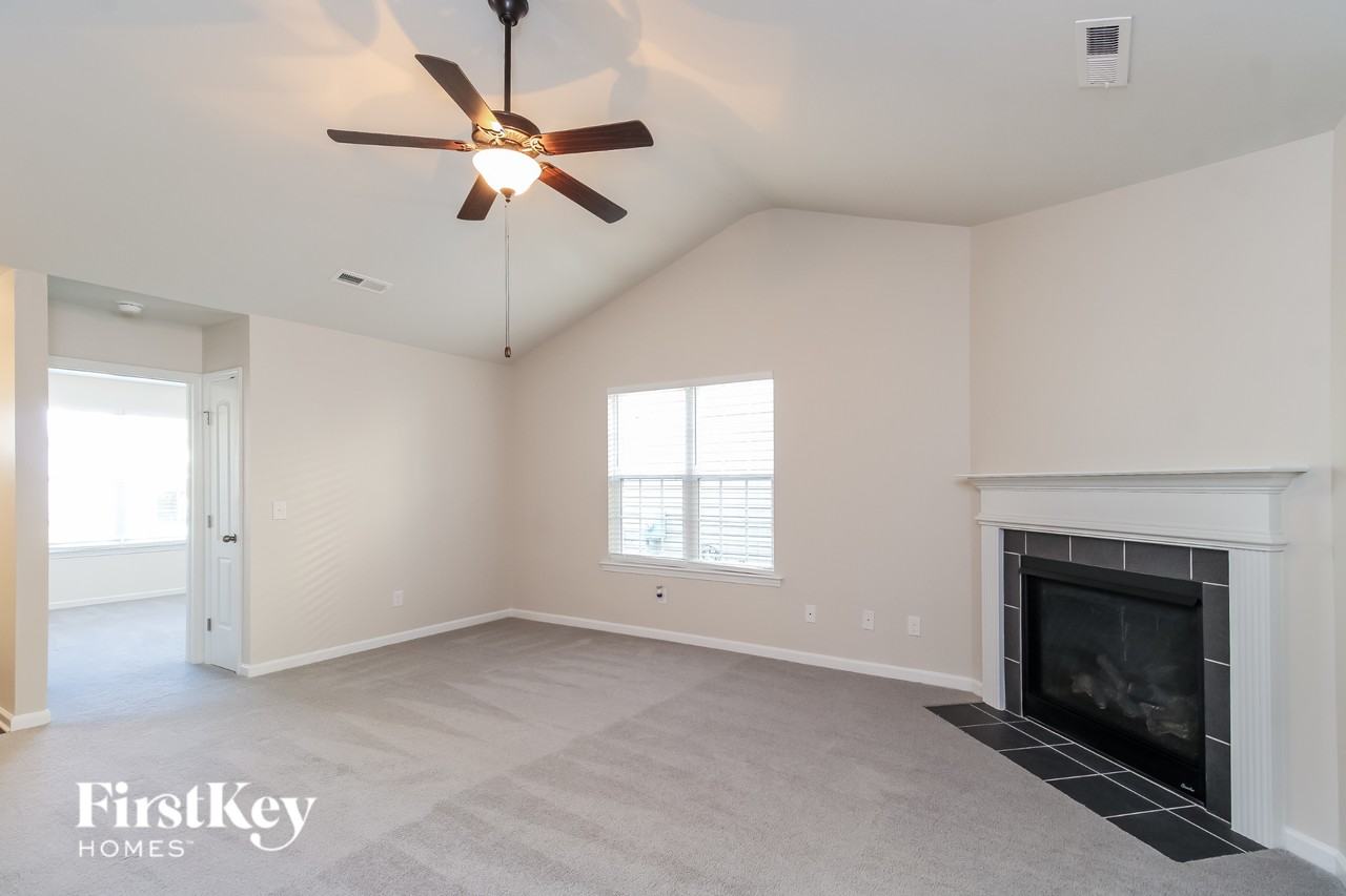 5439 Misty Hill Cir - Photo 2 of 15