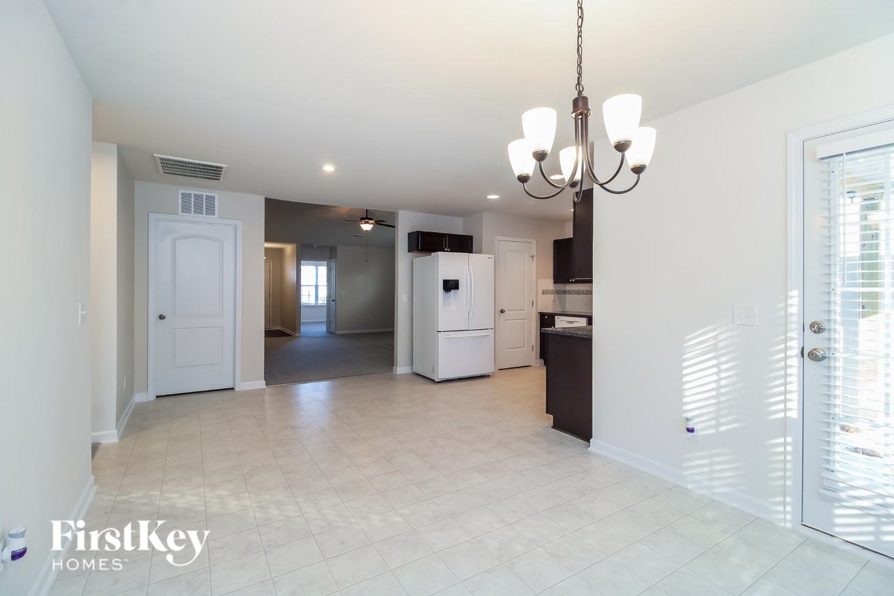 5439 Misty Hill Cir - Photo 5 of 15