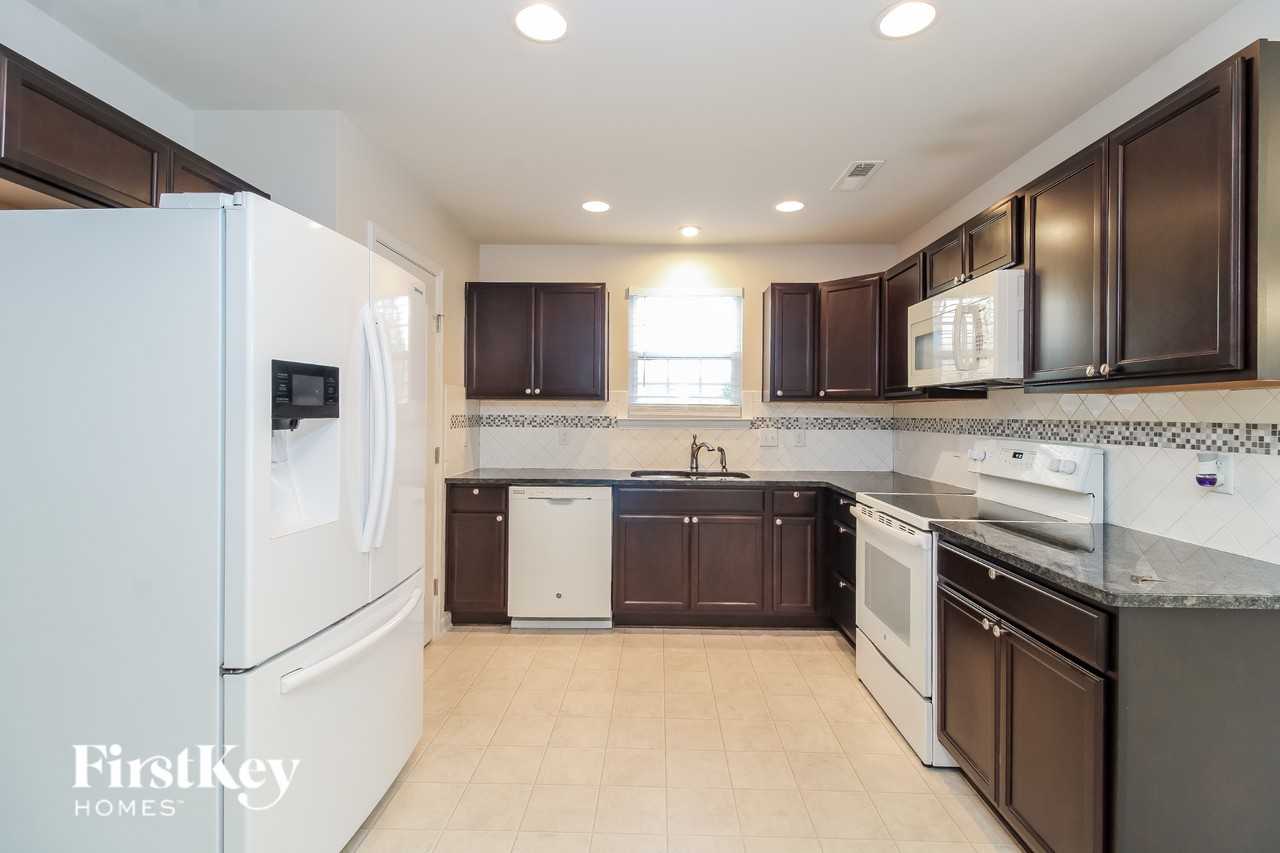 5439 Misty Hill Cir - Photo 6 of 15