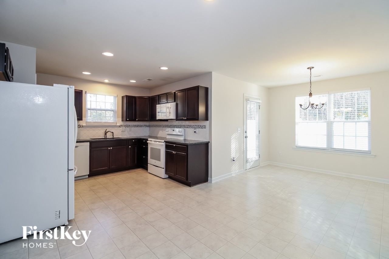 5439 Misty Hill Cir - Photo 7 of 15