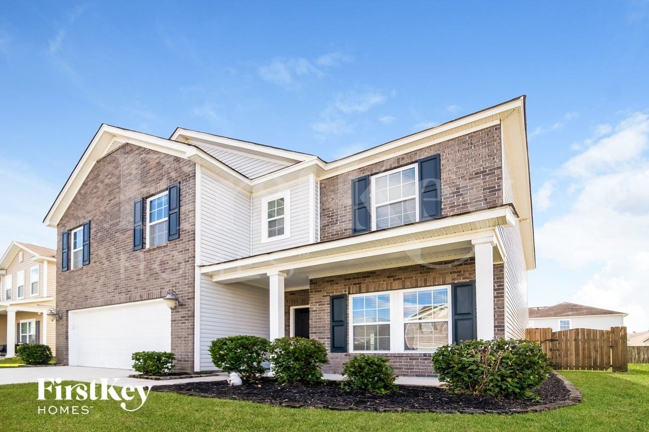 423 Mountain Laurel Cir - Photo 2 of 15