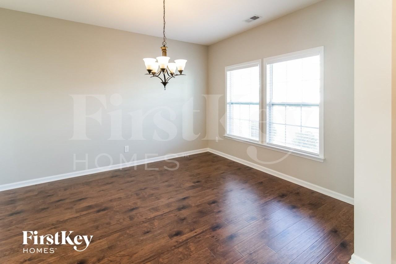 423 Mountain Laurel Cir - Photo 5 of 15