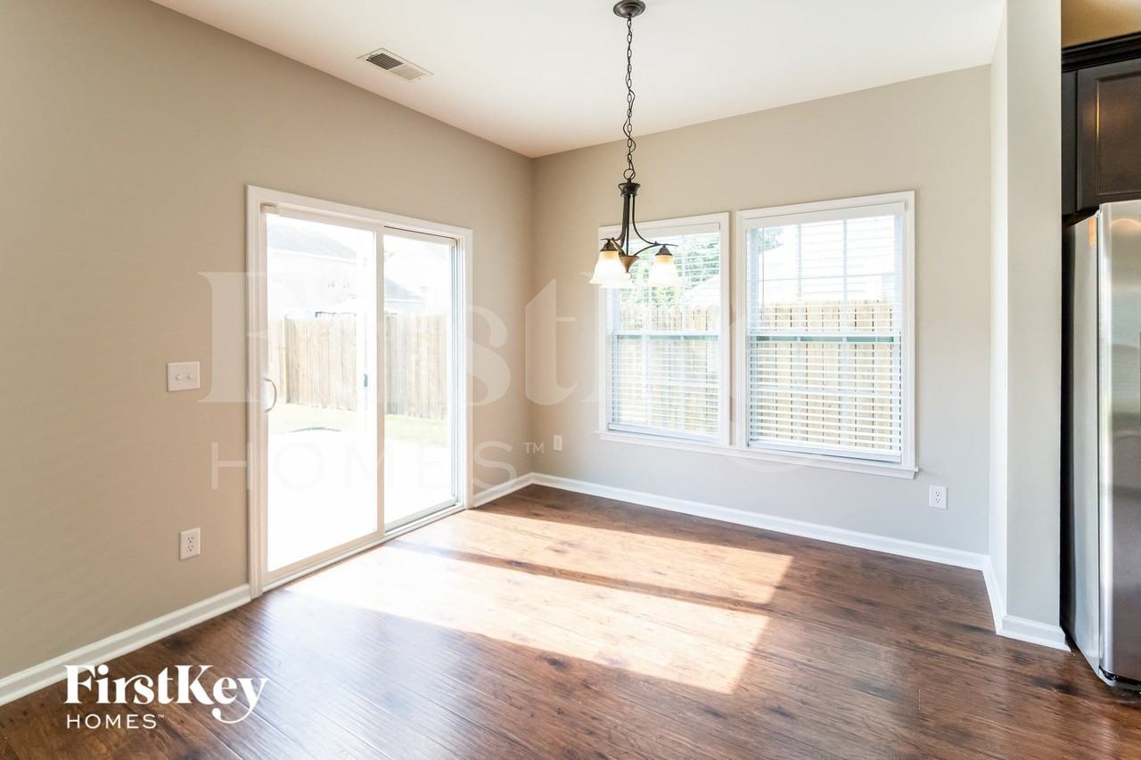 423 Mountain Laurel Cir - Photo 6 of 15