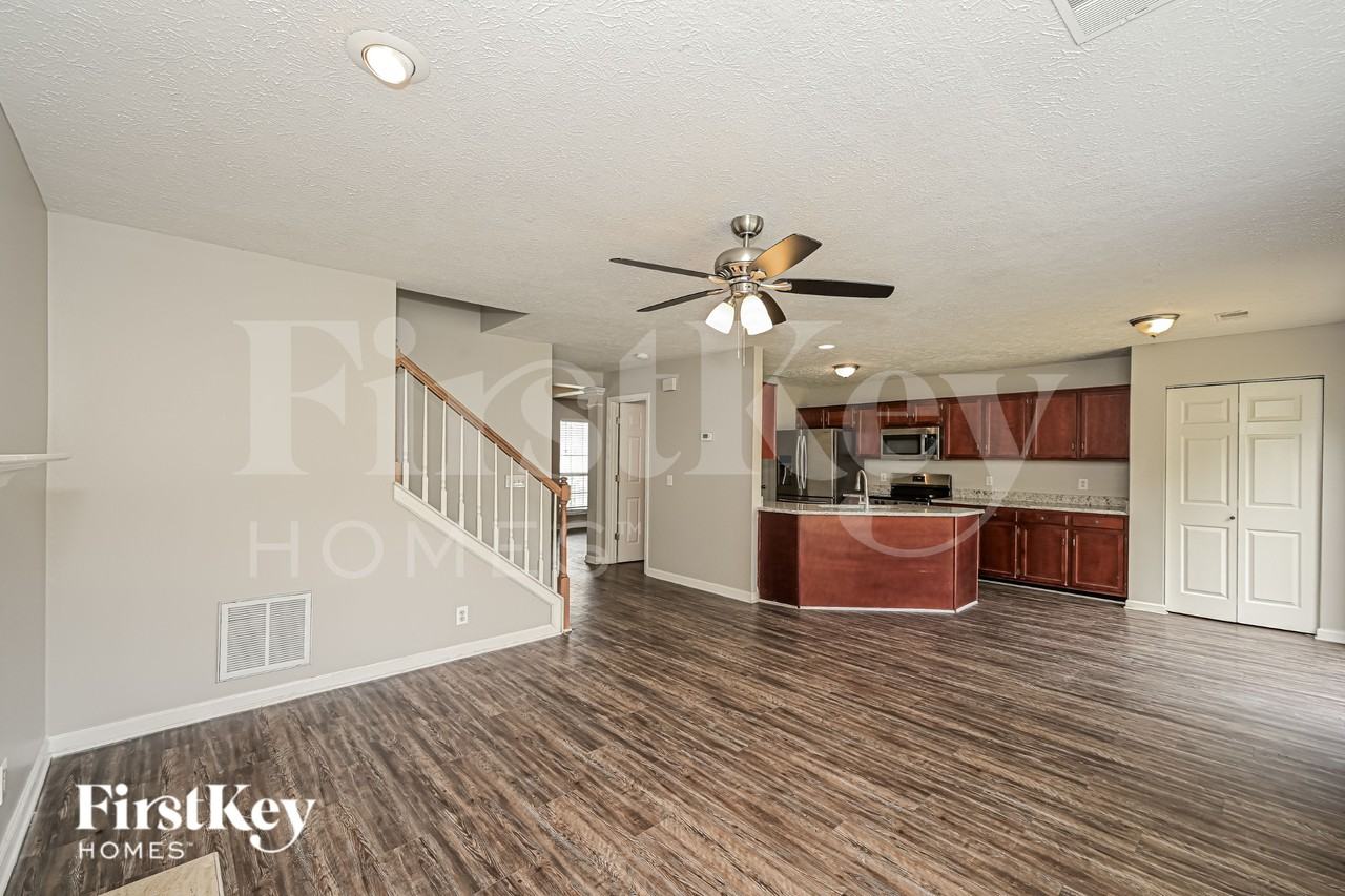 6005 Monroe Xing - Photo 4 of 19