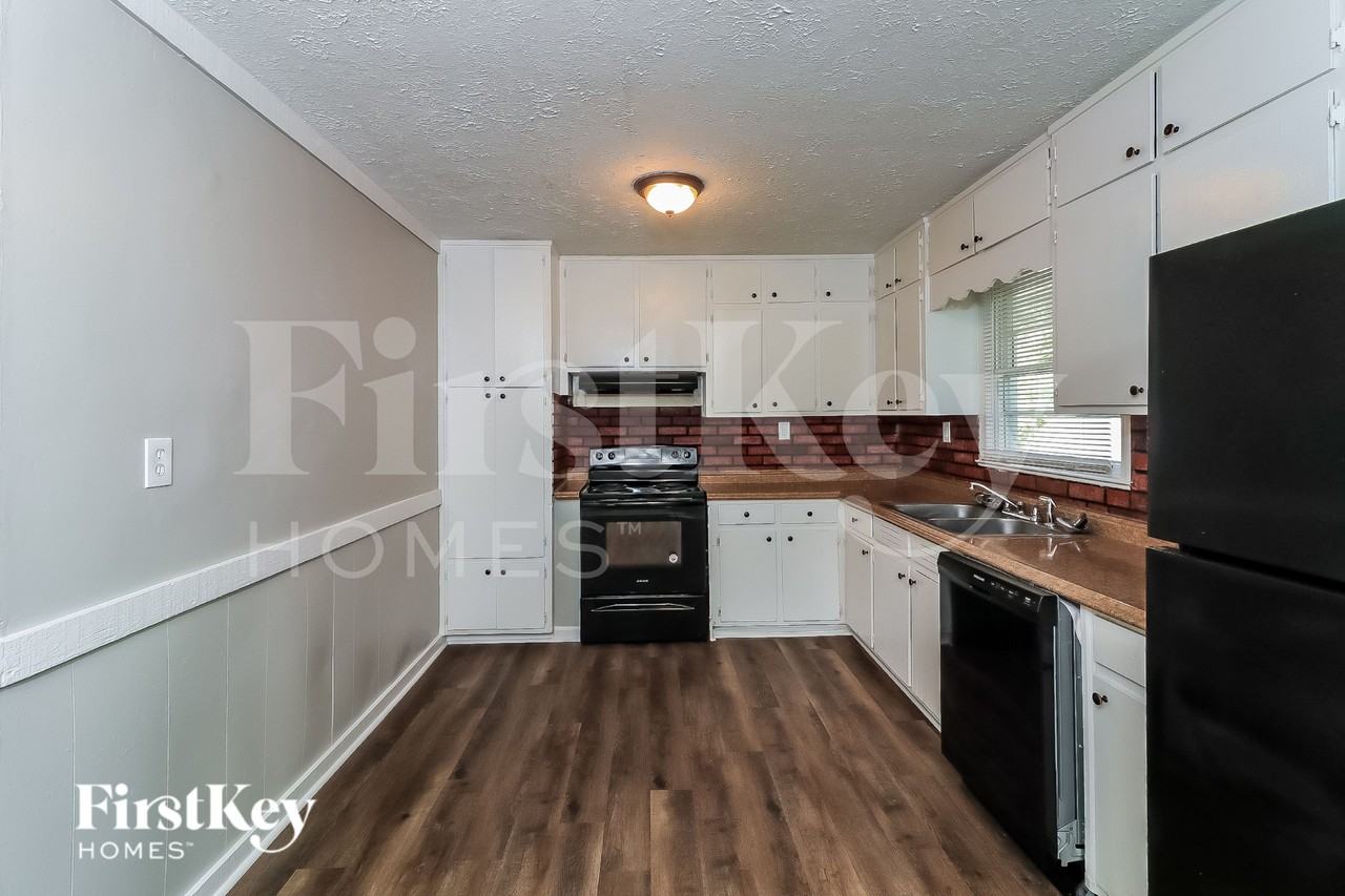 5379 Park Ave - Photo 6 of 15