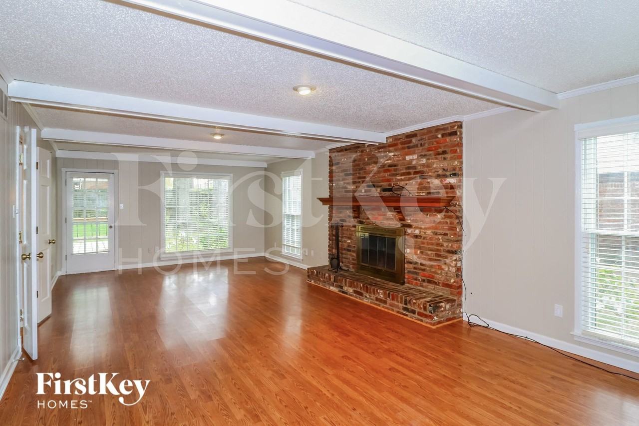 212 E Powell Rd - Photo 3 of 15