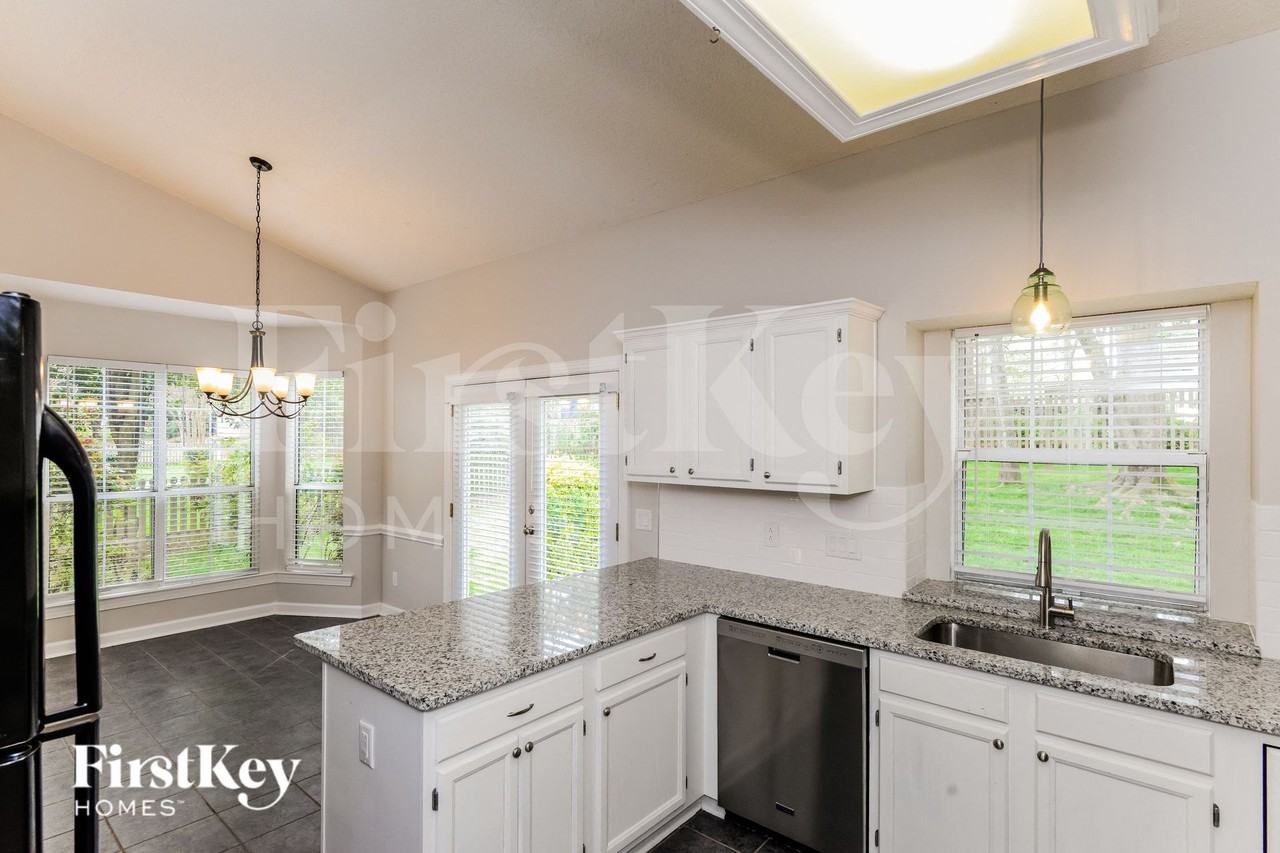 12137 Moonshadow Ln - Photo 6 of 15