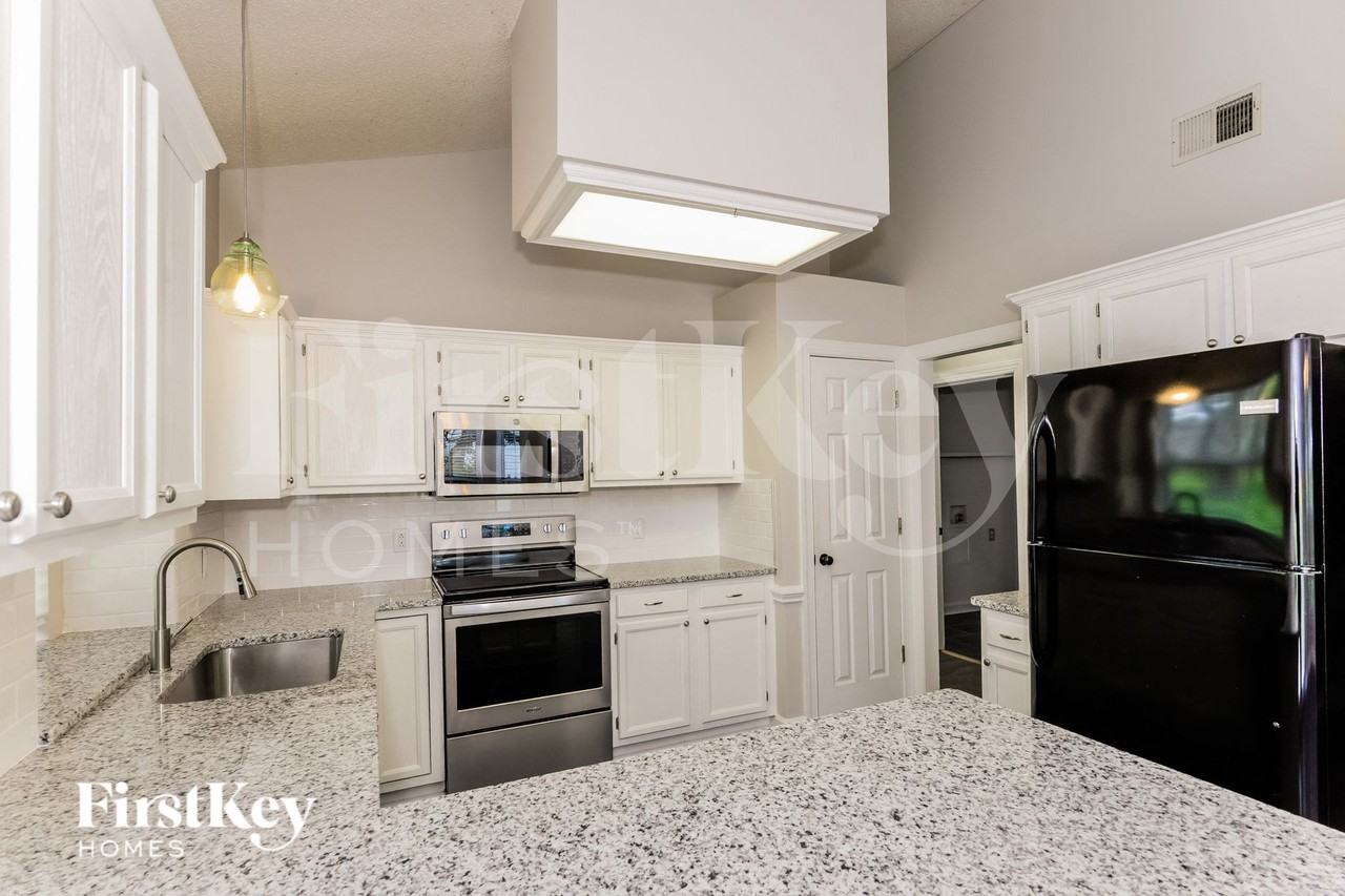 12137 Moonshadow Ln - Photo 7 of 15