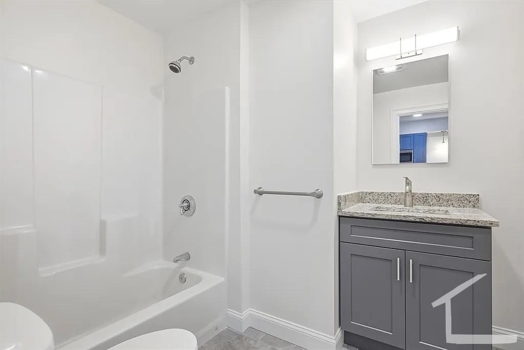 Franklin Ave #105 - Photo 5 of 7