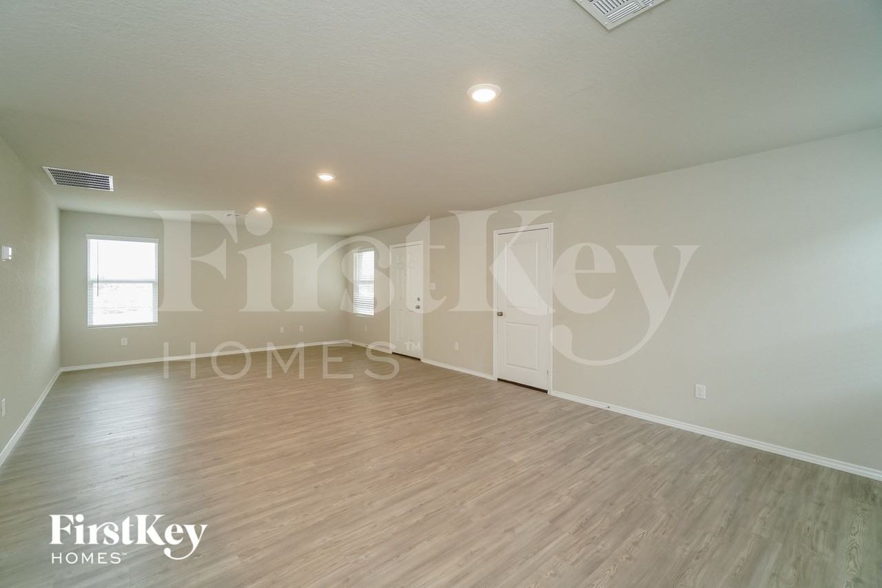 9806 Littleton Grist - Photo 5 of 16