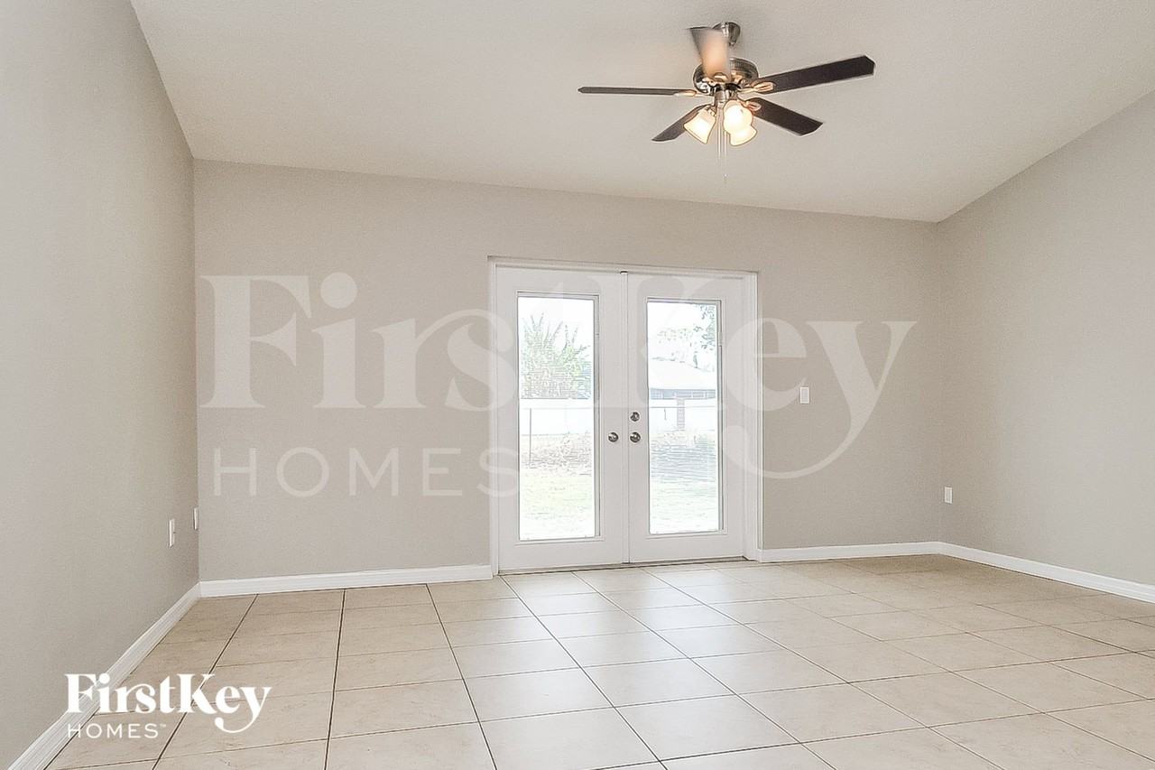 6511 Fox Crest Ln - Photo 3 of 15