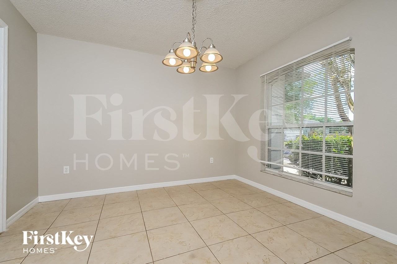 6511 Fox Crest Ln - Photo 6 of 15