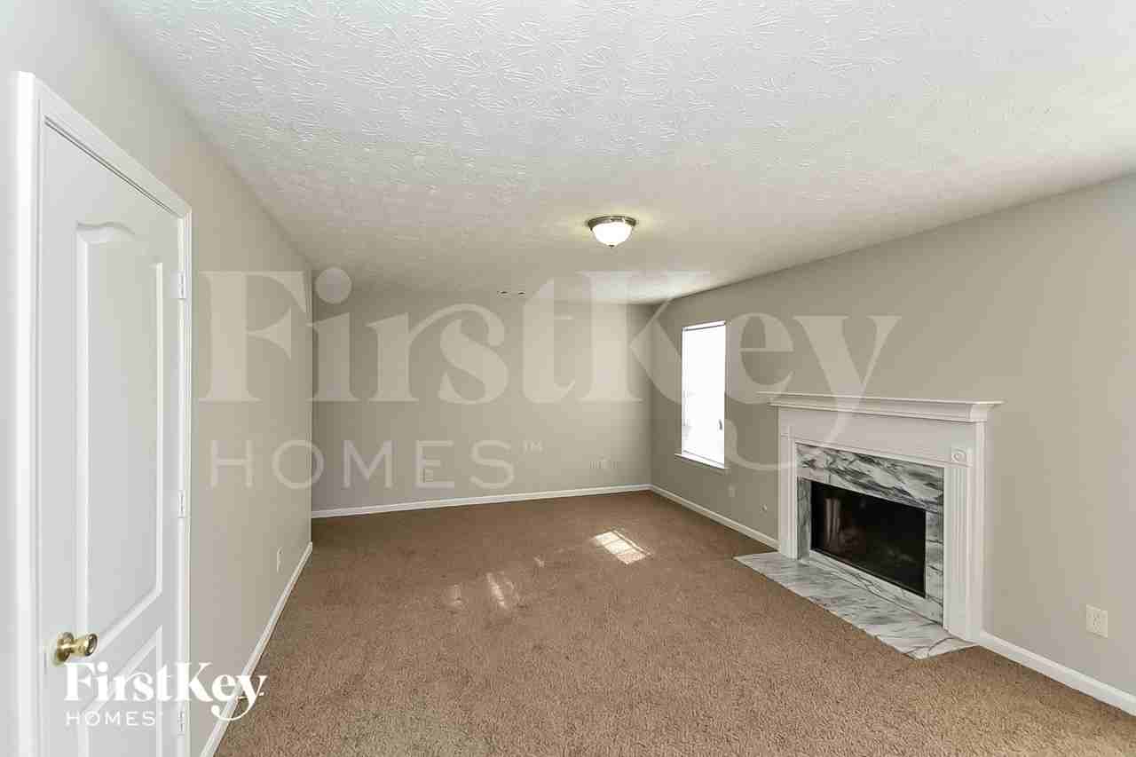 824 Rock Shoals Ct - Photo 3 of 18
