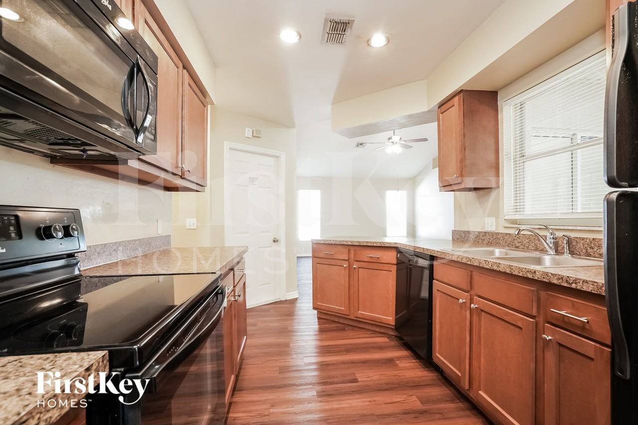 8149 Anhinga Rd - Photo 5 of 15