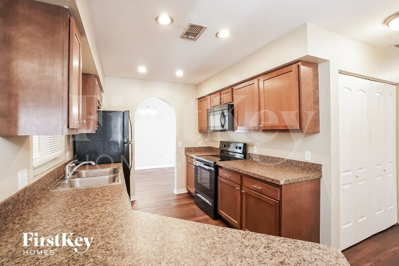 8149 Anhinga Rd - Photo 6 of 15