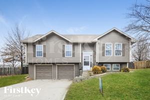 featured image of 808 E 15th St