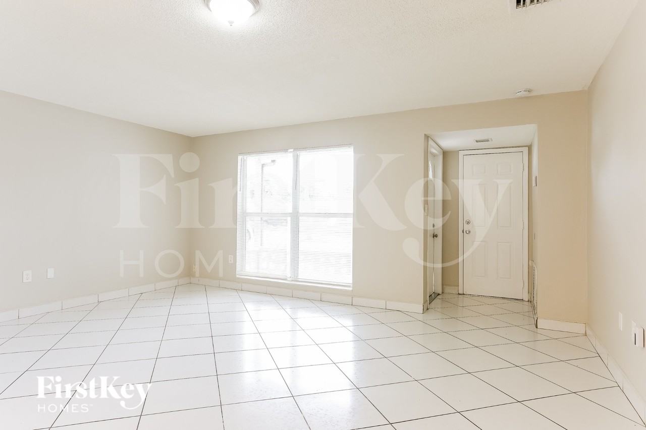 6891 Nw 25th Ct - Photo 3 of 16