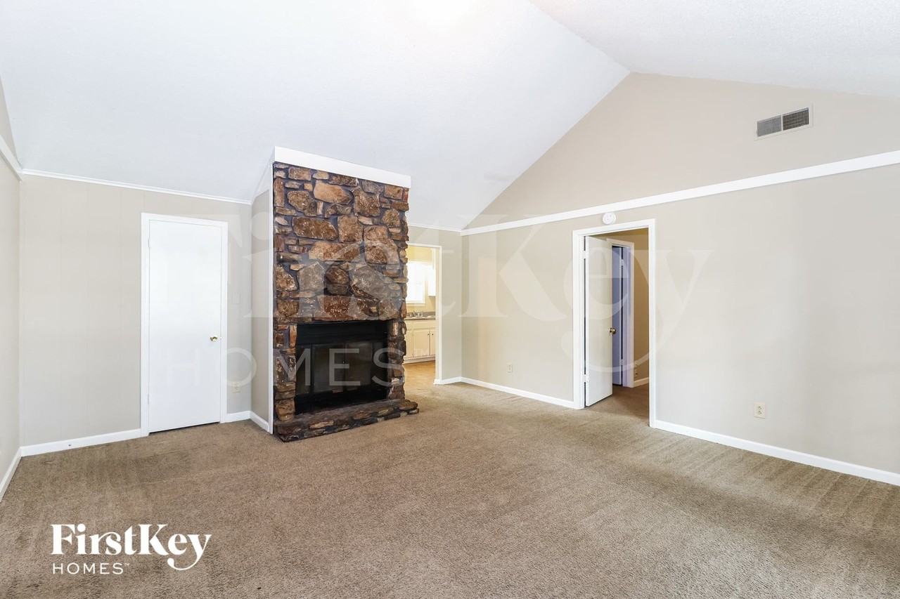 6684 Elmore Rd - Photo 3 of 15