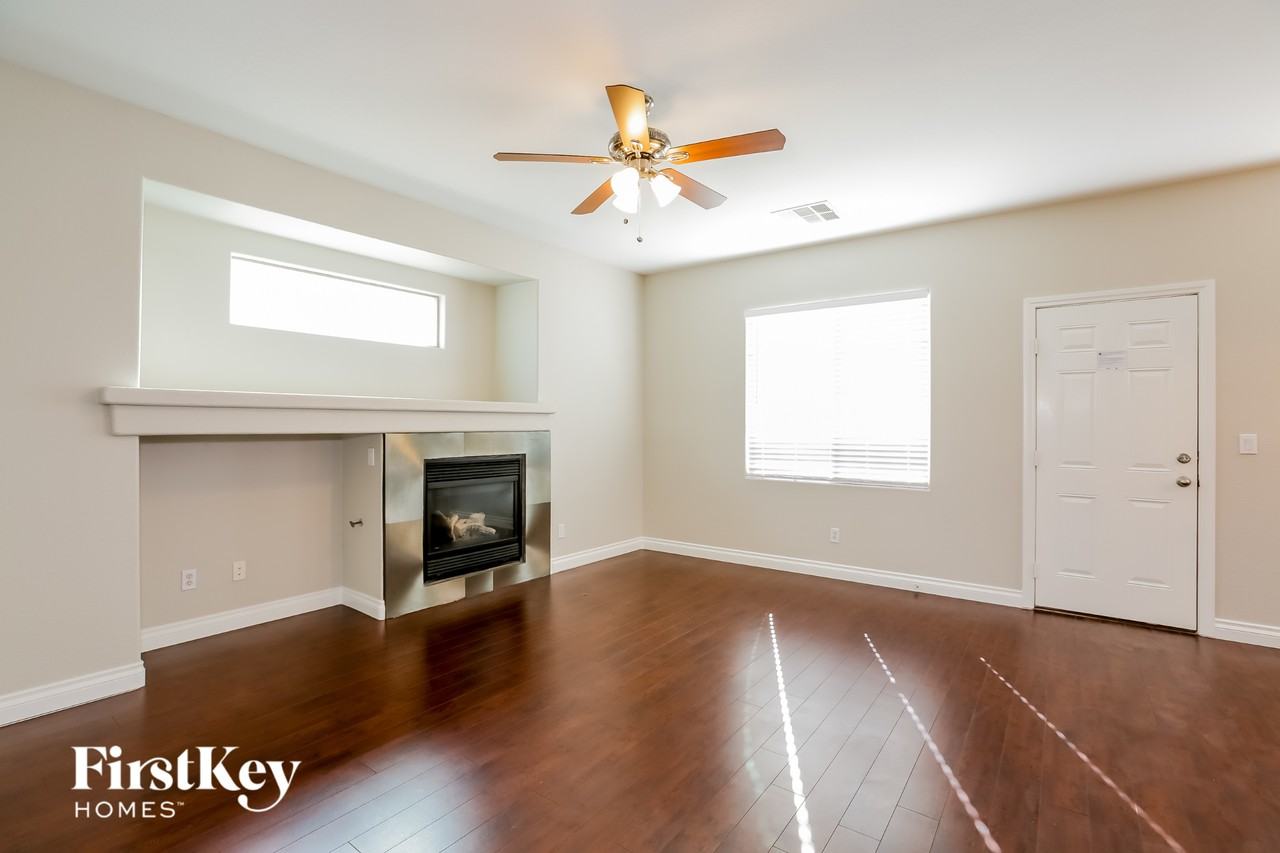 6339 Hamilton Grove Ave - Photo 3 of 15