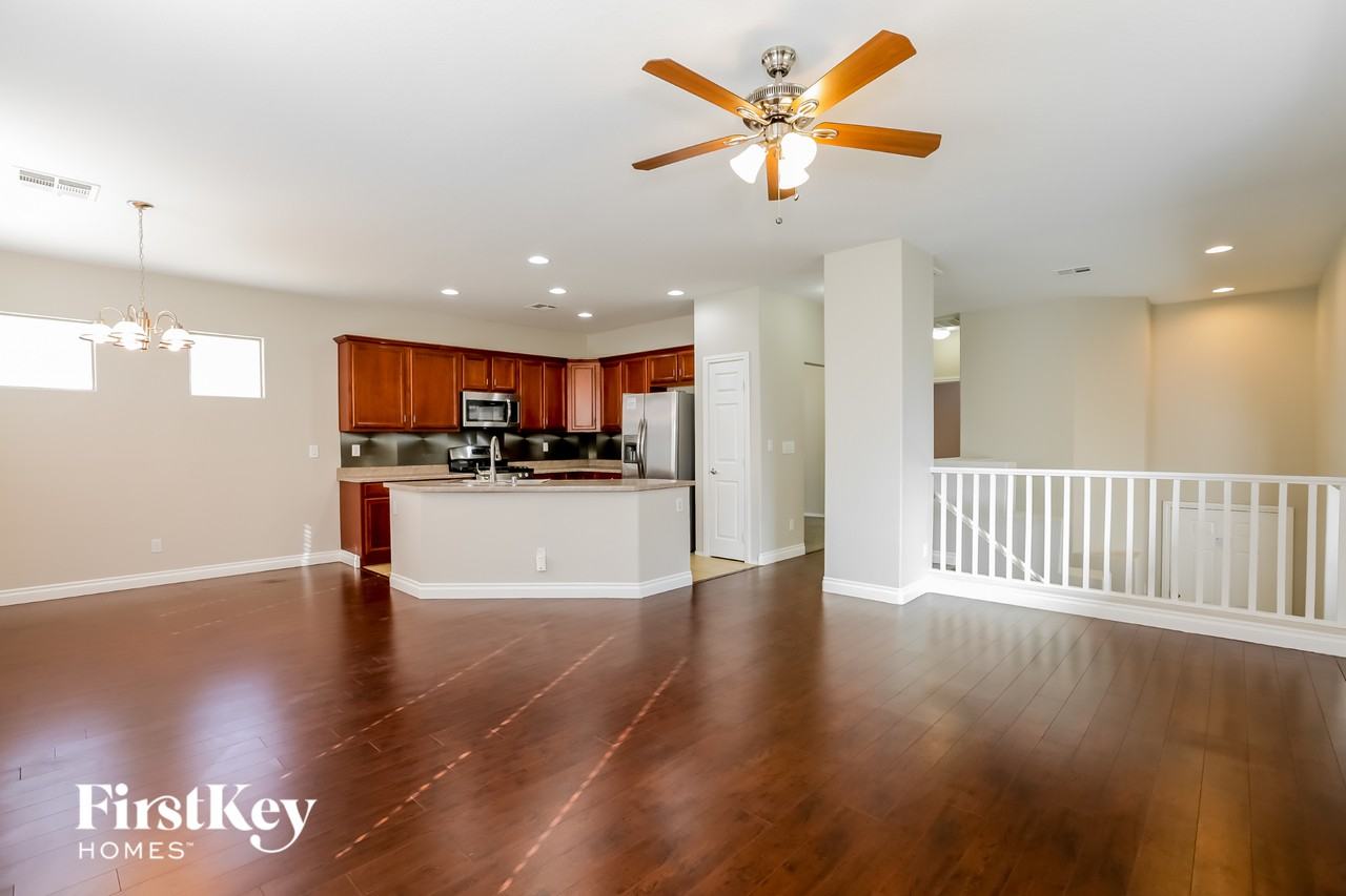 6339 Hamilton Grove Ave - Photo 4 of 15