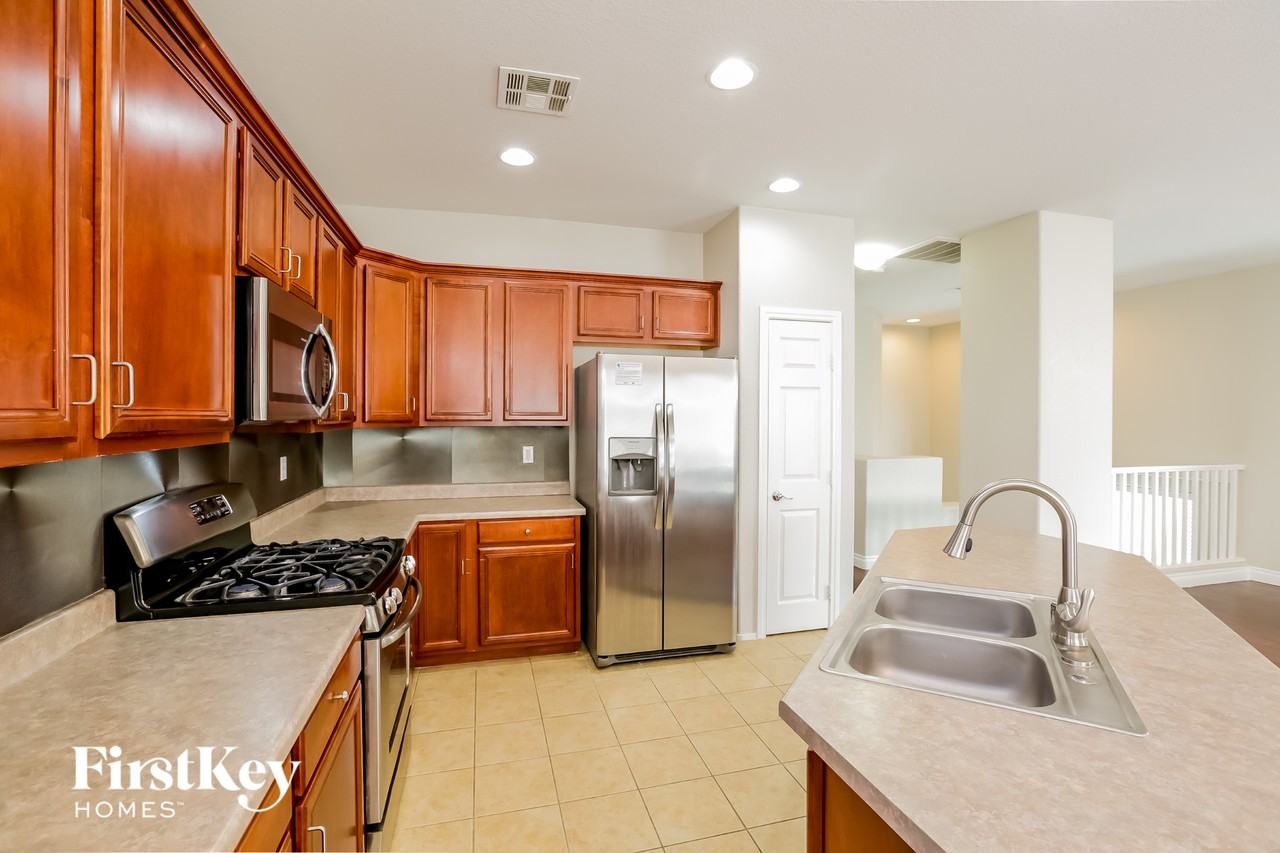 6339 Hamilton Grove Ave - Photo 5 of 15
