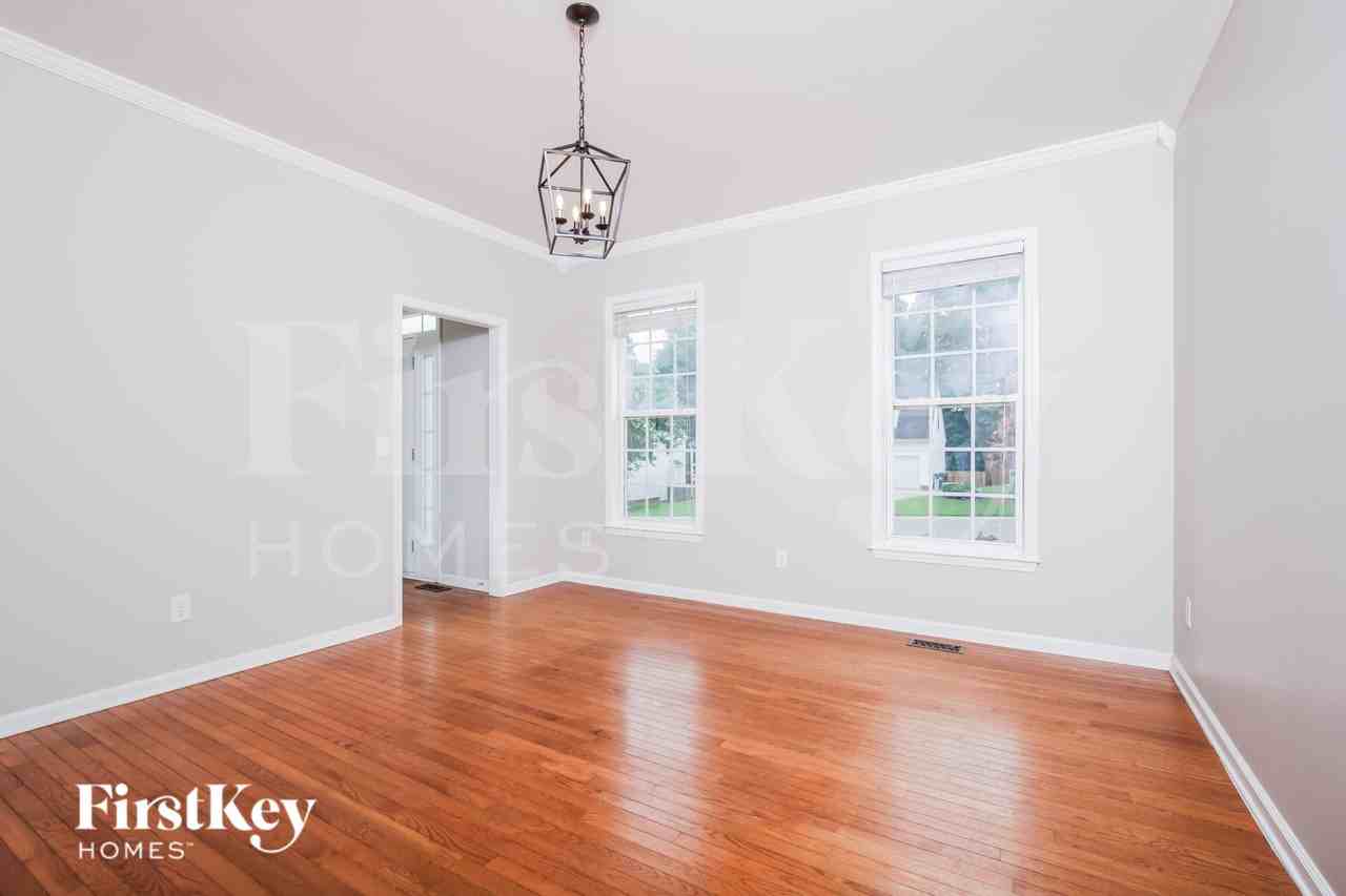 6313 Willowdell Dr - Photo 4 of 19